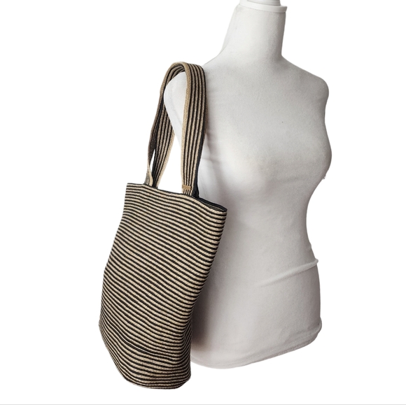 EUC Eric Javits Natural Black Striped Squishee Tote - Picture 4 of 11